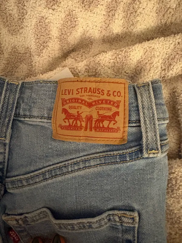 Levi’s Ribcage Straight Ankle Jeans - Image 4