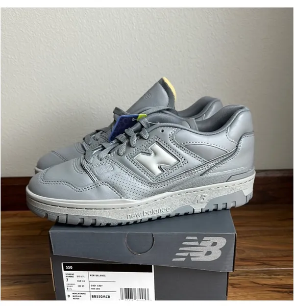 NIB New Balance 550 Mono Grey Shoes women's 8.5 Unisex Men's 7 - Image 3