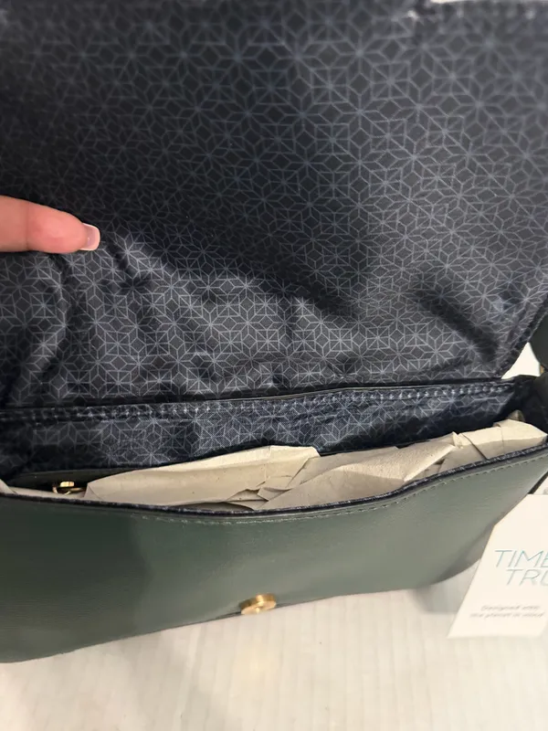 Time and Tru Olive Green Textured Shoulder Bag with Gold Accent - Image 4