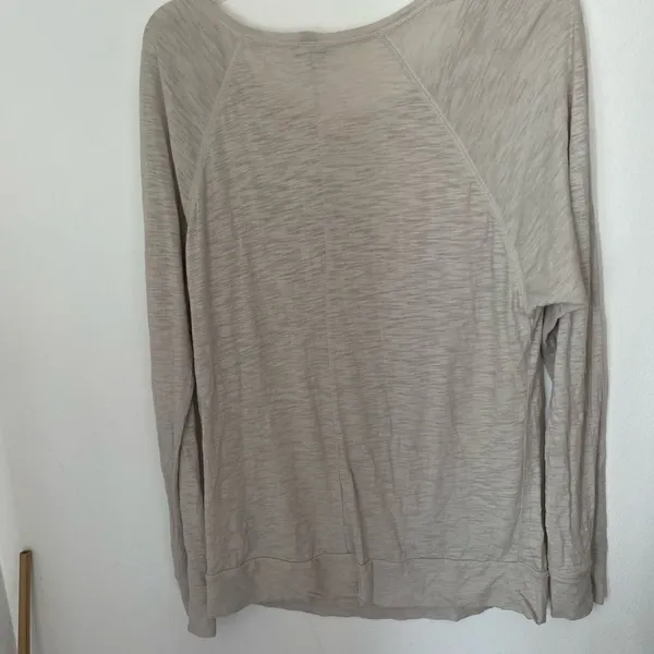 Express  Metallic Sequin Heart Long Sleeve Top Size Medium - Image 6