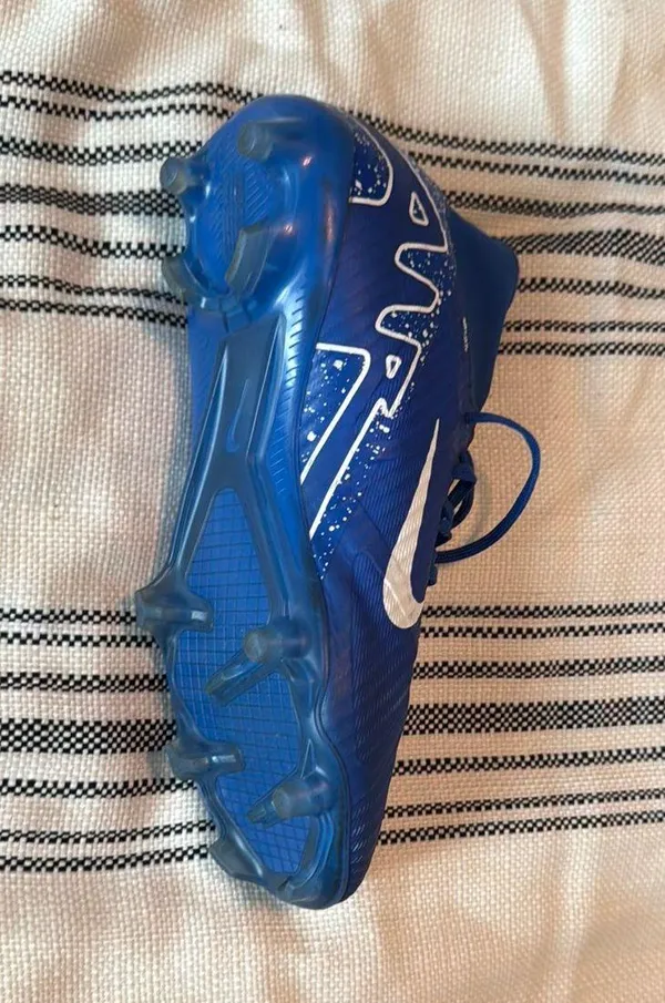 Nike Soccer Cleats - Image 5