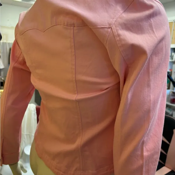 Elegant Pink Jean Jacket‎ with Rhinestone Detail - Image 5