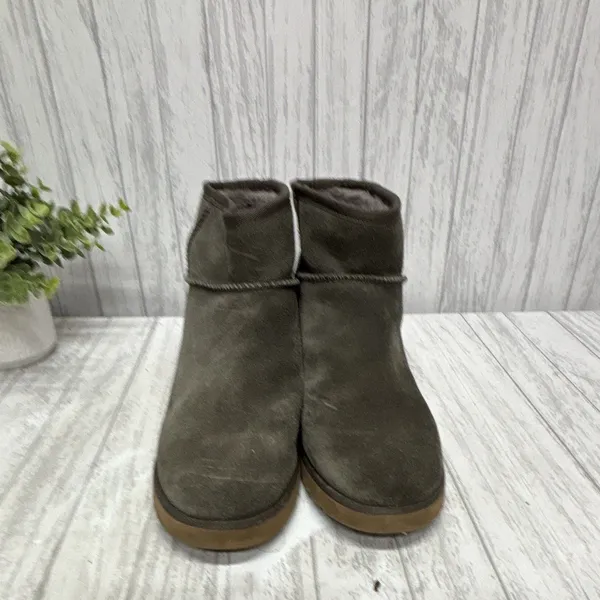 Womens Size 8 UGG Australia Classic Mini Gray Suede Shearling Lined Bootie - Image 2