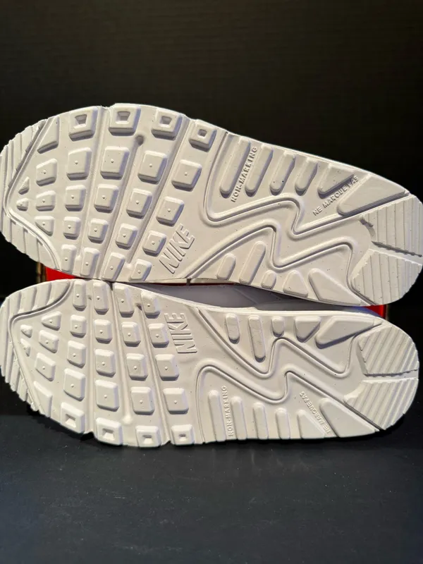 Nike Air Max 90 size 7.5W/6Y - Image 5