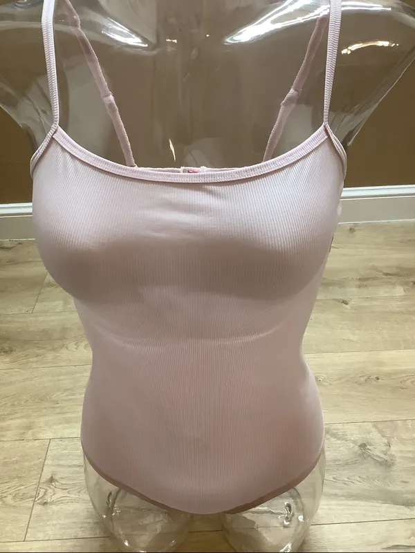 SPANX Size Medium Light Pink Cami Ribbed Bodysuit. Preloved - Image 5