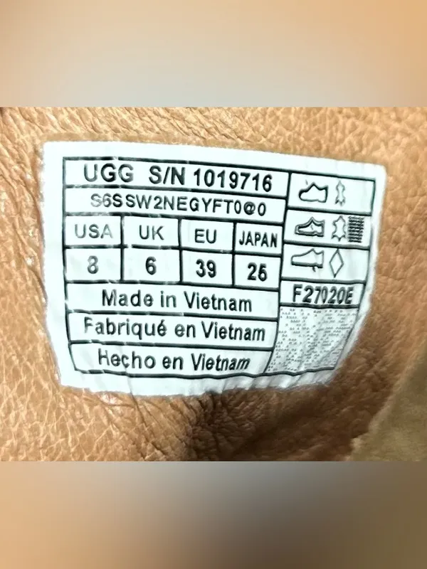 Ugg Women’s Size 8 Tan Shearling Lined Leather High Top Boot - Image 6