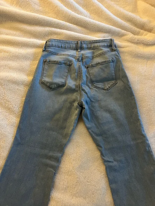 Old Navy Wow Flare Jeans - Image 3