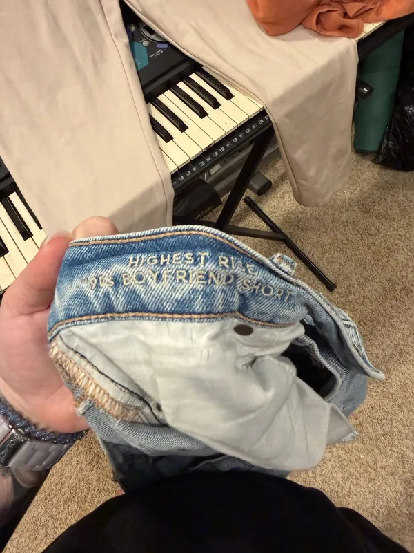 American Eagle Highest Rise 90s Boyfriend Shorts - Image 4