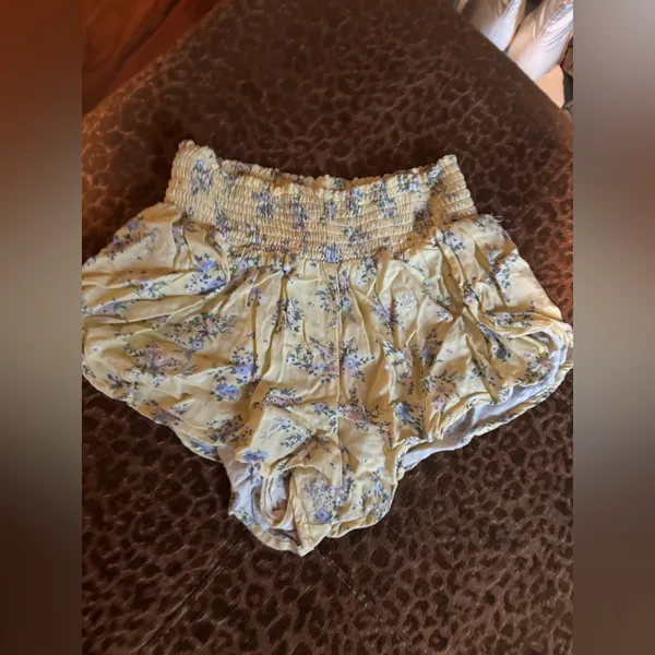 Garage Light Yellow Floral High Waist Shorts - Image 2