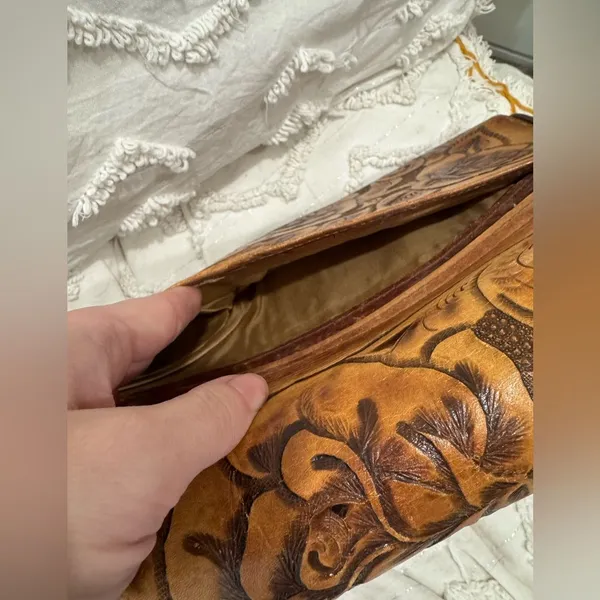 Vintage Beautiful Floral Hand Tooled Leather Bag- Made in Mexico - Image 7