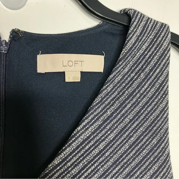 LOFT navy blue‎ v-neck dress size 4 - Image 2