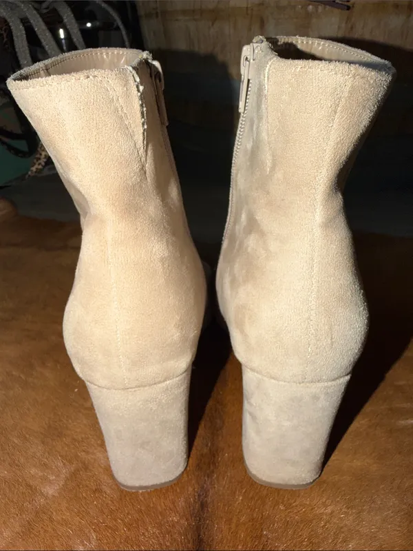 A New Day Delilah Block Heeled Ankle Boots Size 10 beige Faux Suede Bootie Zip - Image 6