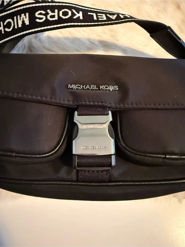 Michael Kors Khai Medium Nylon Messenger Bag - Image 8