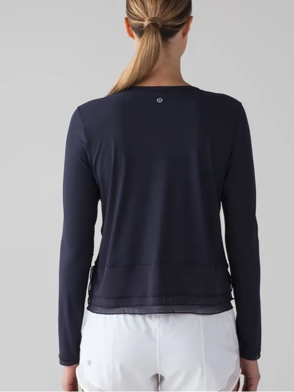 Lululemon Sole Training Long Sleeve Midnight Navy Size 2 Athletic Training - Image 2
