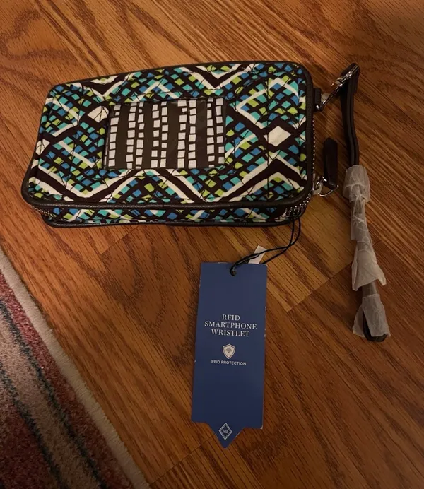 Vera Bradley Smartphone Wristlet - Image 2