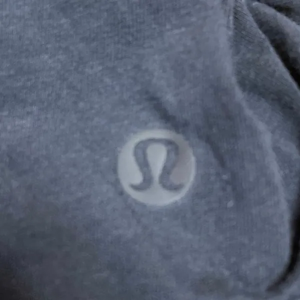 Lululemon Women's Black Long Sleeve Scoop Neck Athletic T Shirt Tee Top Size 6 - Image 3