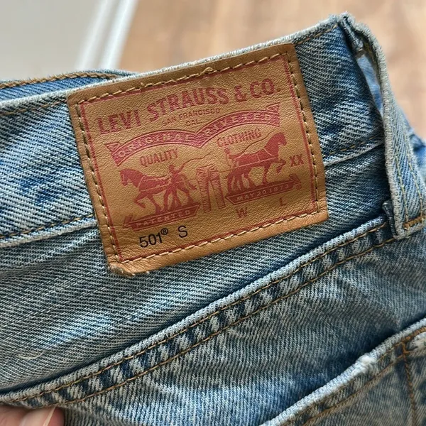 Levis | Women's 501 Skinny Distressed Medium Wash Blue Denim‎ Jeans, W27 L28 - Image 3