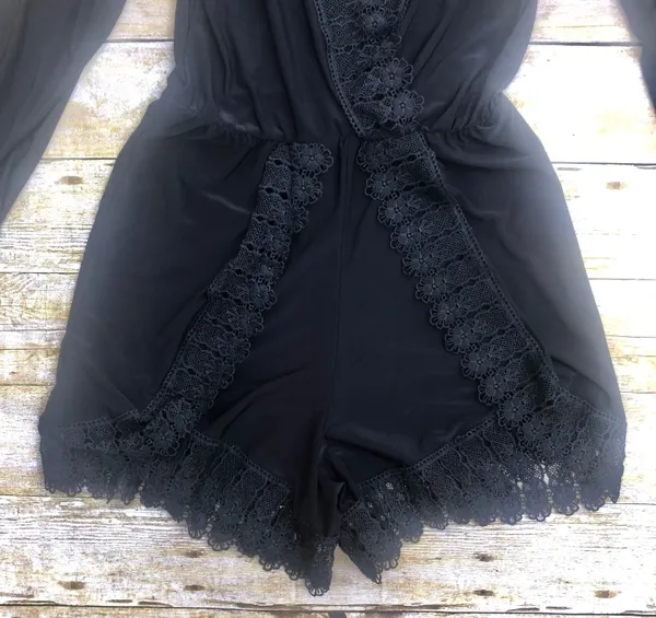 Boohoo Black Lace Stretch Romper - Image 2