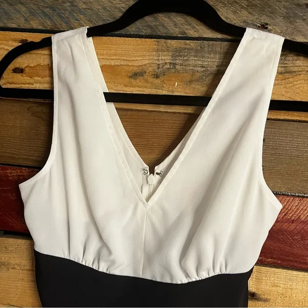 Victoria’s Secret White And Black‎ Dress Size 0 - Image 3