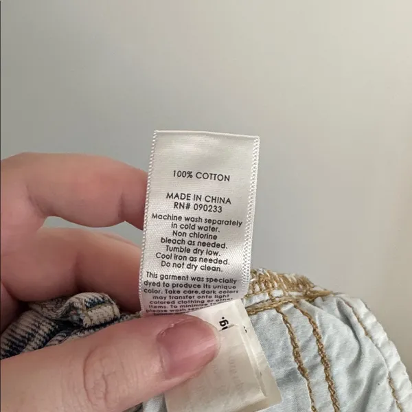 PacSun Distressed Jean Shorts Size 26 - Image 4