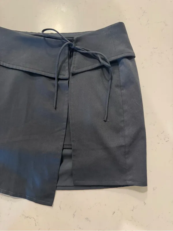 White Fox Gray Wrap Mini Skort XS Tie Waist Lined Chic - Image 3
