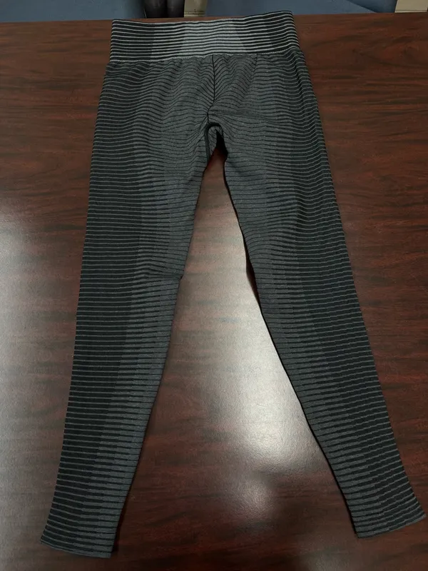 Gymshark Black and Grey Sport Seamless Activewear Leggings Size Medium - Image 2