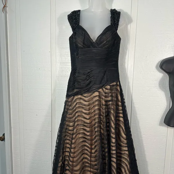 Jovani Black Sleeveless Beaded Formal Dress Size 8 EUC - Image 3
