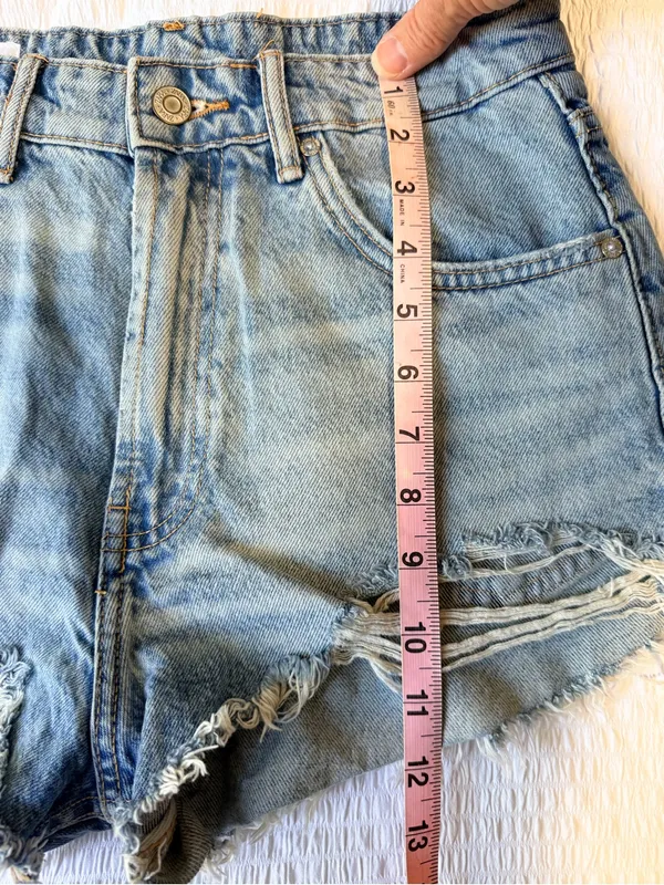 Zara High-Rise Distressed Denim Cutoff Shorts - Light Wash - Image 6