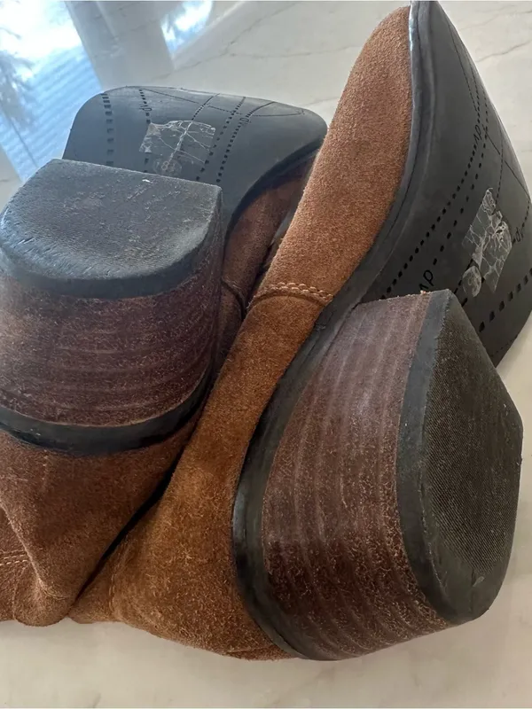 Dolce Vita Size 8.5 Light Brown or Tan Suede Ankle Boot Minimalist Classic - Image 6