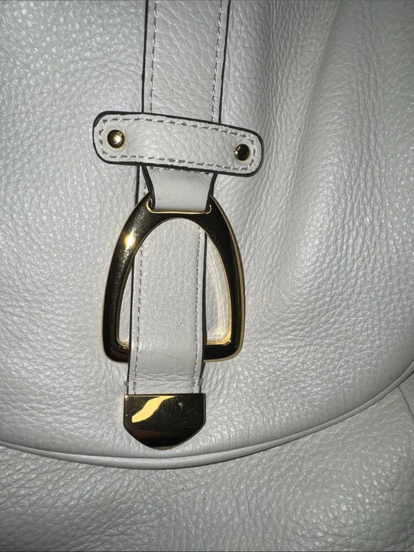 G.I.L.I. White Leather Shoulder Bag with Tassel and Gold Hardware - Image 11