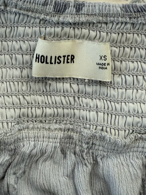 Hollister Blue Floral Babydoll Light Top - Image 3