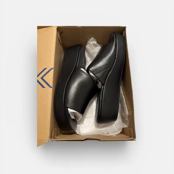 Rockport Women’s Black‎ leather Slide Sandals size 11 - Image 4
