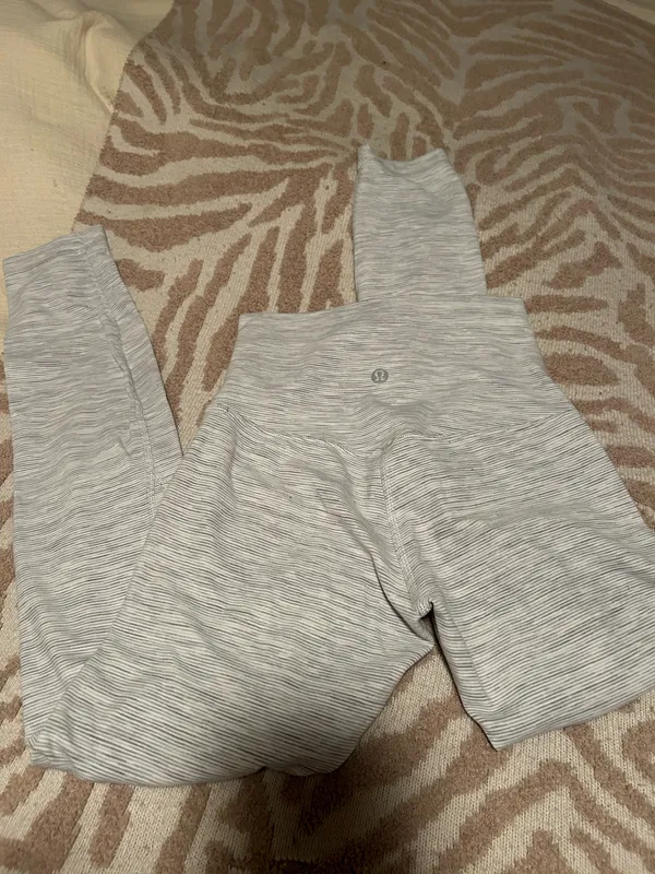 Lululemon leggings - Image 4