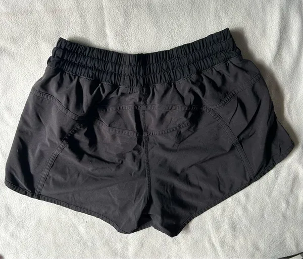 Lululemon Black Women's Shorts - Image 7