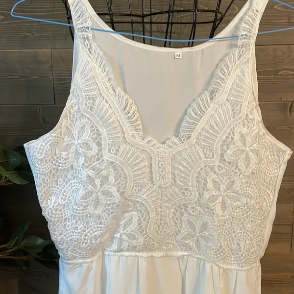 Stunning, white sleeveless lace maxi sundress - Image 2
