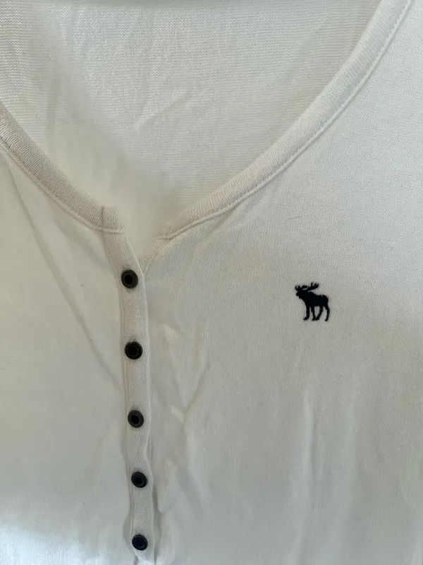 Abercrombie & Fitch White V-Neck Long Sleeve Slim Fit. - Image 2