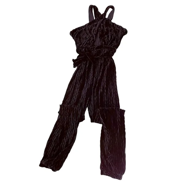 Sadie & Sage Textured Velvet Halter Jumpsuit Keyhole Crisscross Medium Glam - Image 3