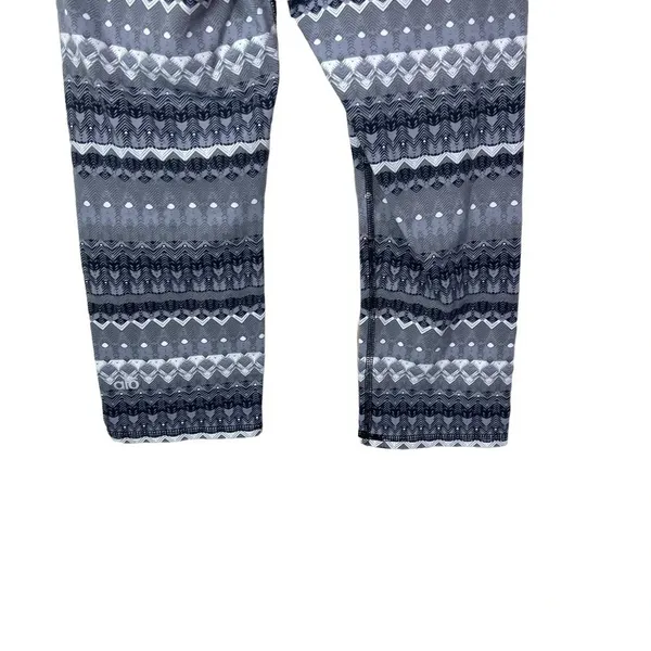 Alo Yoga Cropped Leggings Fair Isle‎ Geometric Print Stretch Gray Size Small - Image 7