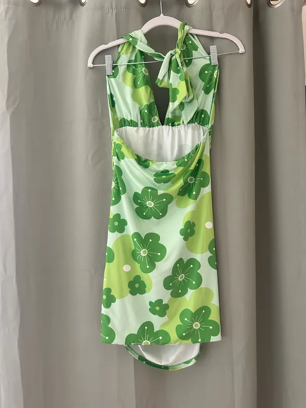White Fox Green floral halter neck bodycon dress - Image 3