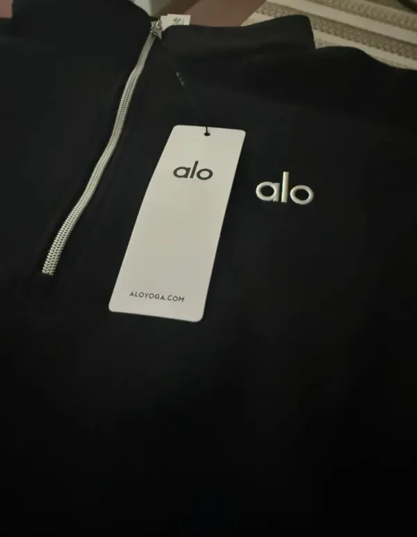 Alo Yoga - Image 2