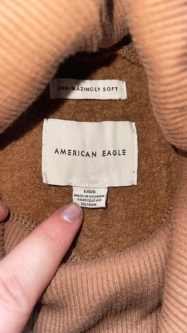 American Eagle Outfitters Cropped Turtleneck - Image 3