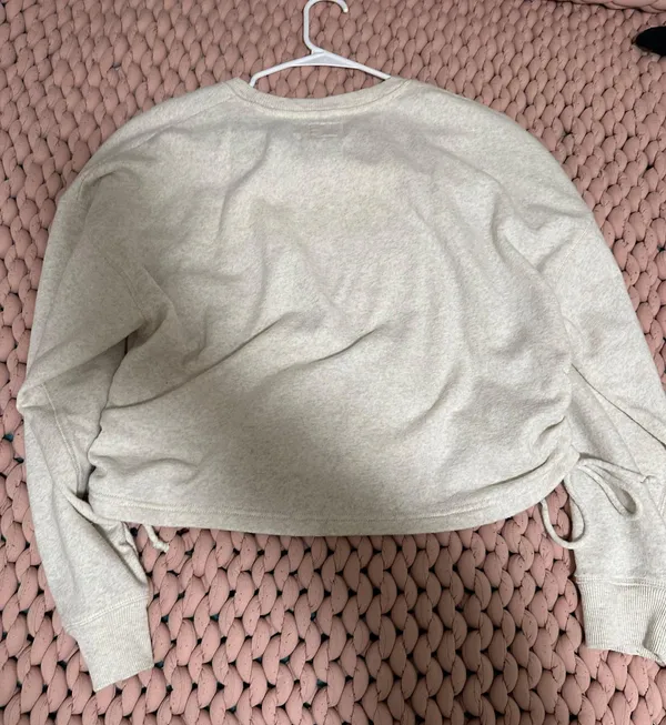 Outfitters Cropped Pullover - Image 4
