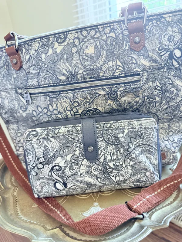Sakroots Bag and wallet - Image 5