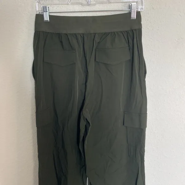 HALARA Green High Waisted Multiple Pocket Wide Leg Nylon Cargo Pants Small NWT - Image 5