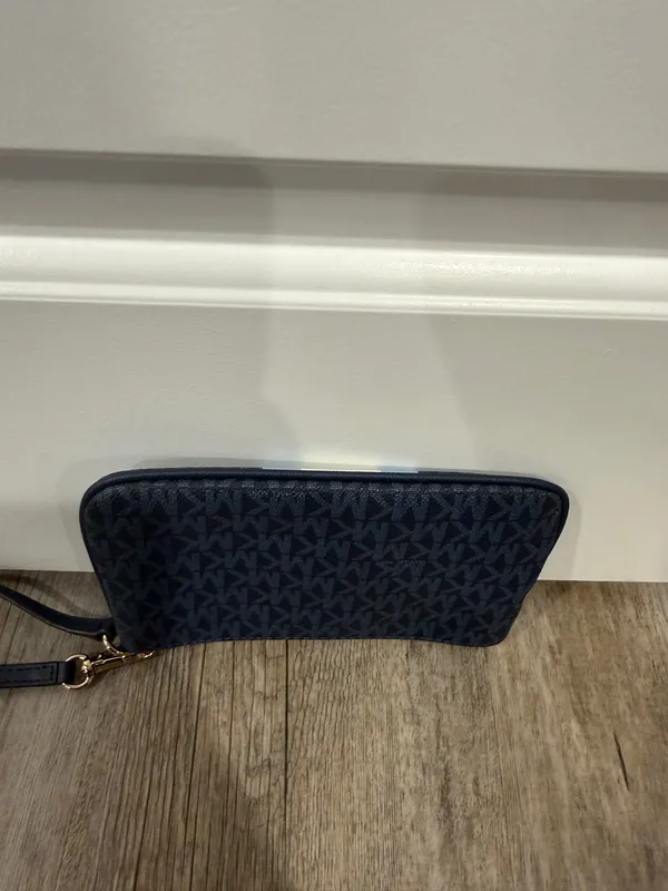 Michael Kors Jet Set Travel Large Top Zip Wristlet Navy Blue White Gold Purse - Image 4
