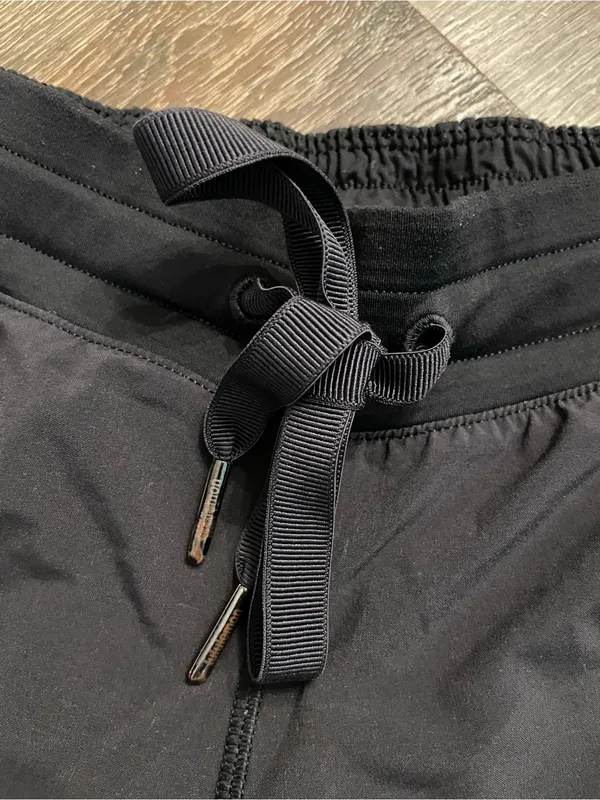 lululemon athletica Hotty Hot Short Black Women's Athletic Drawstring Size 6 - Image 3