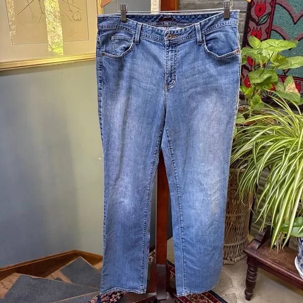 Y2K Eddie Bauer Bootleg Jeans, Vintage Wash, Mid-Rise, 33” Inseam, Size 12L - Image 3