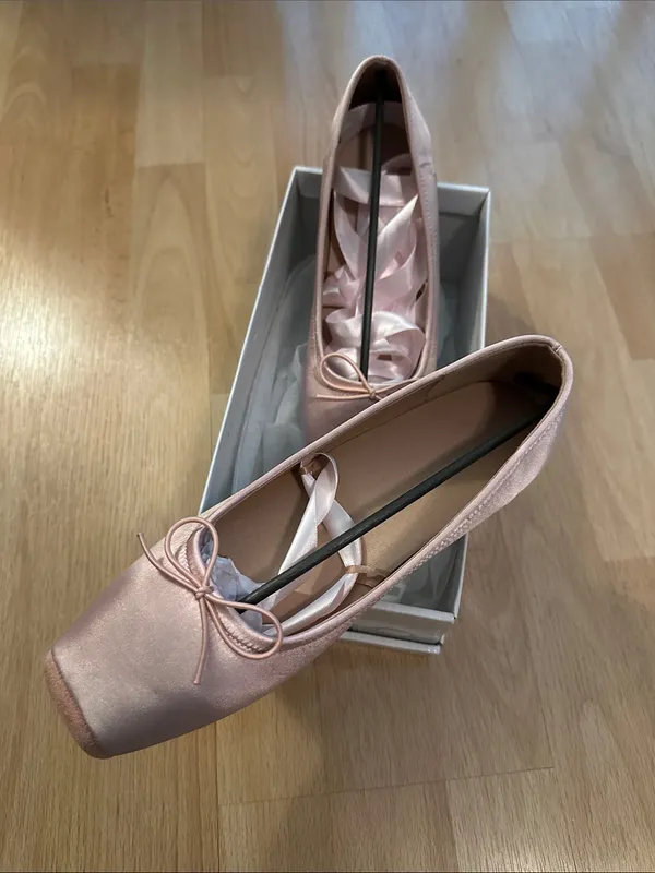 NIB Pink Satin Ballerina Slippers sz 9.5 M - Image 5