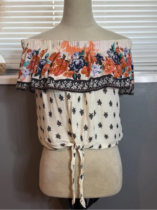 Altar'd State Off Shoulder Floral Boho Tie Front Top Medium - Image 4