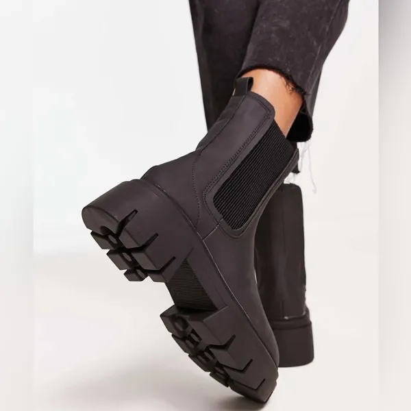 Schuh Black Amaya Split Sole Chunky Chelsea Boots - Image 3